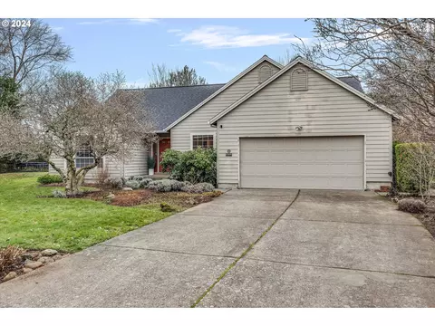 445 Sherman Ct, Hood River, OR 97031