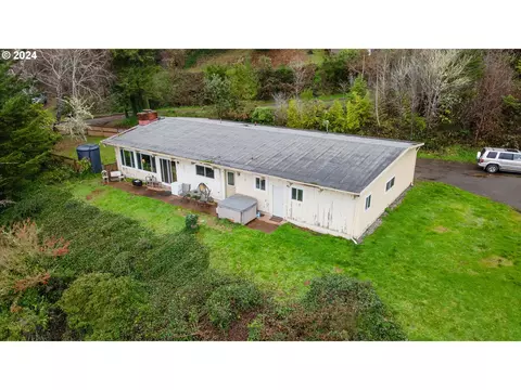 94506 Golf Course Ln, North Bend, OR 97459