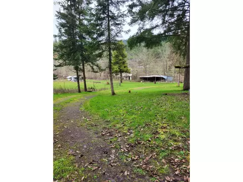 1681 Ferguson Ln, Days Creek, OR 97429