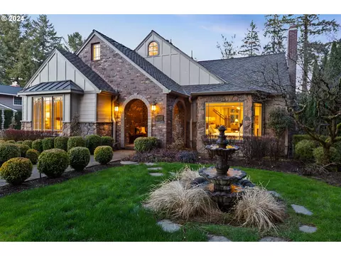 13180 Thoma Rd, Lake Oswego, OR 97034
