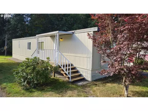 1061 Coal Creek Rd, Longview, WA 98632
