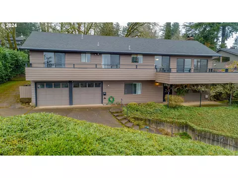 3215 Holiday Dr, Salem, OR 97302