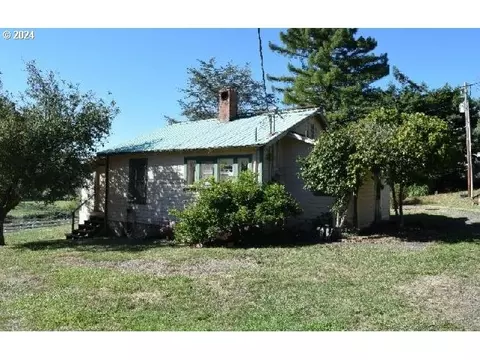 95499 N Bank Rogue River Rd, Gold Beach, OR 97444