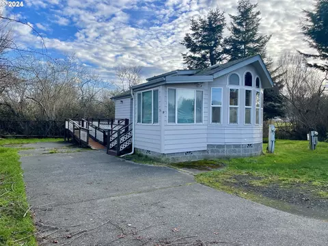 1 Pond Ln, Lakeside, OR 97449