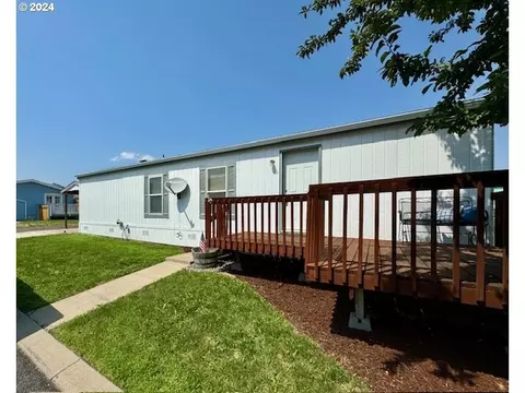 313 12th St #16, La Grande, OR 97850