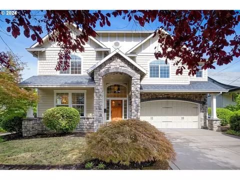 3557 SE Schiller St, Portland, OR 97202