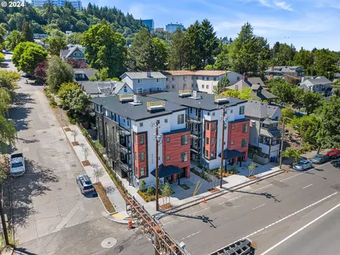 3755 S Hood Ave, Portland, OR 97239