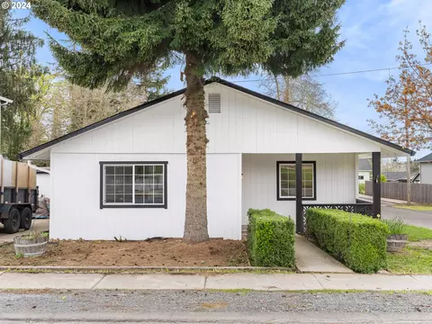 232 W Grant St, Carlton, OR 97111