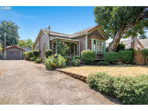 711 W 17th St, Vancouver, WA 98660