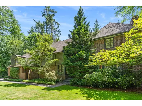 4240 SW Fairview Blvd, Portland, OR 97221