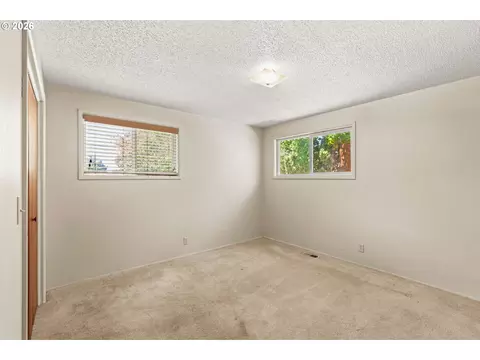 Bedroom - 298 51st St, Springfield, OR 97478 photo 1 of 5