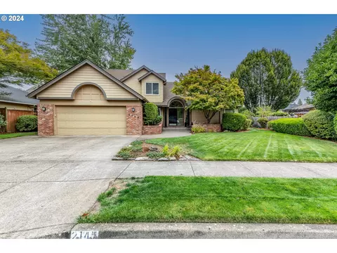 2145 Ridgeway Dr, Eugene, OR 97401