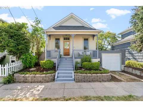 2717 SE 18th Ave, Portland, OR 97202