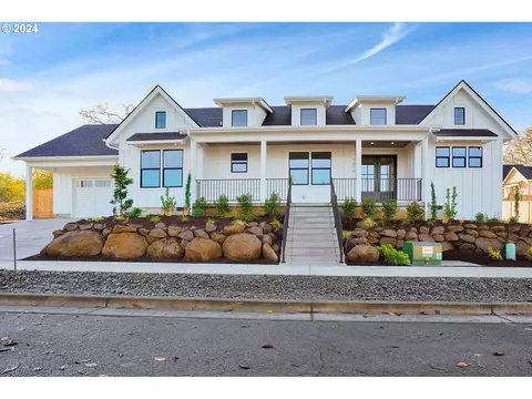 1416 Princeton Ave, Silverton, OR 97381