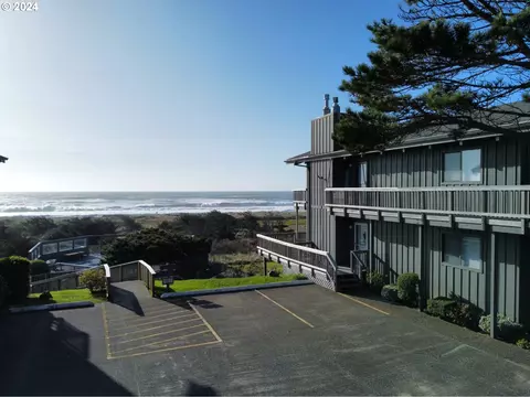 29134 Ellensburg Ave #6, Gold Beach, OR 97444