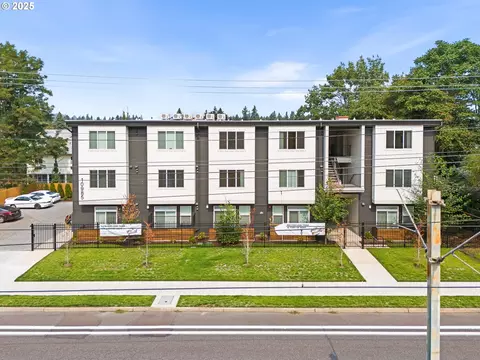 10985 E Burnside St #18, Portland, OR 97216