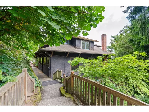 1704 SW Elizabeth St, Portland, OR 97201