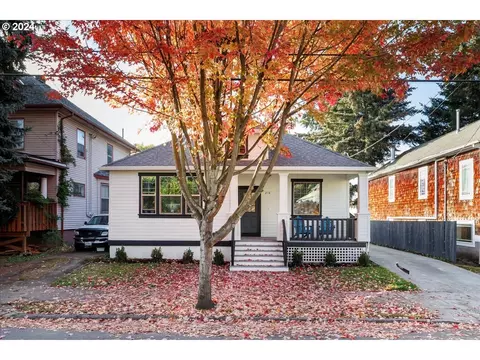 216 NE Tillamook St, Portland, OR 97212
