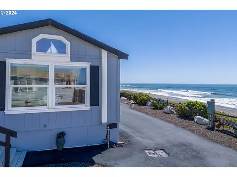 4875 N Highway 101 #22, Depoe Bay, OR 97341