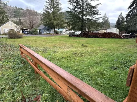 10887 E Mapleton Rd, Mapleton, OR 97453 photo 5