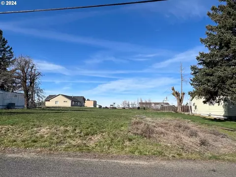 323 N A St, Condon, OR 97823