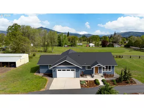 1036 Multnomah Rd, Hood River, OR 97031