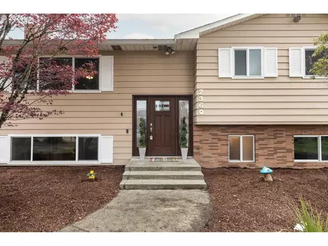 2360 NE 23rd St, Gresham, OR 97030