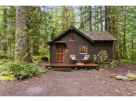 75802 E Zig Zag River Rd, Rhododendron, OR 97049