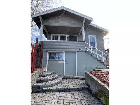 1416 12 E 10th Pl, The Dalles, OR 97058