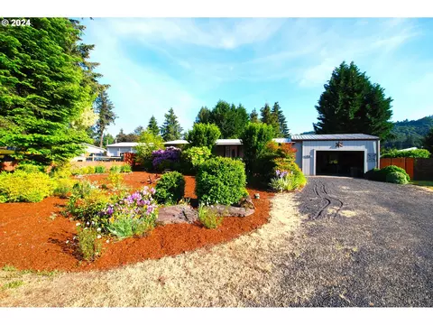 456 Dogwood St, Lyons, OR 97358