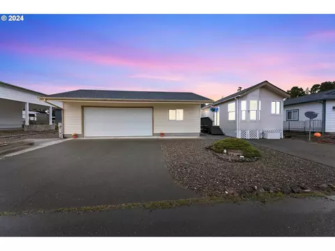 7 Pond Ln, Lakeside, OR 97449