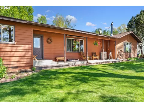 42717 Nye Rd, Baker City, OR 97814