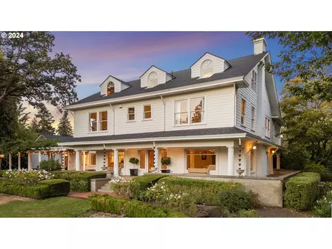 2465 Fairmount Blvd, Eugene, OR 97403