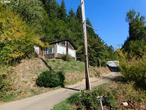 53168 Stringtown Rd, Myrtle Point, OR 97458