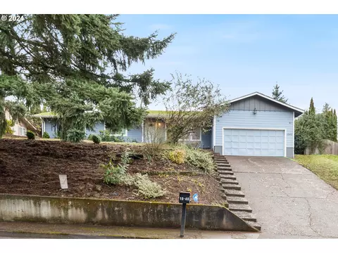 1040 NW Windemere Dr, Salem, OR 97304