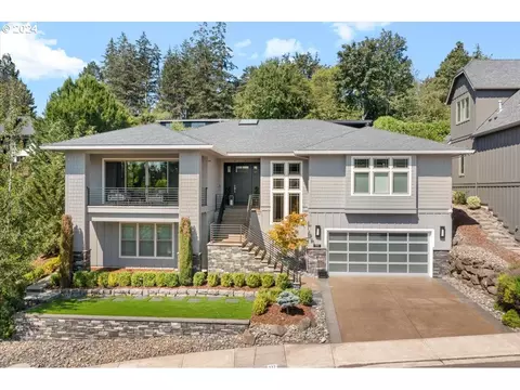 777 SW 68th Ter, Portland, OR 97225