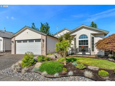 1627 NE 148th Pl, Portland, OR 97230