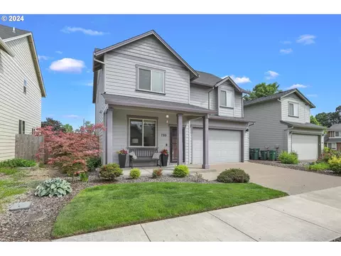 785 SE Locust St, Dundee, OR 97115