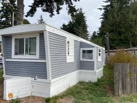 62624 Spinreel Ct #17A, North Bend, OR 97459