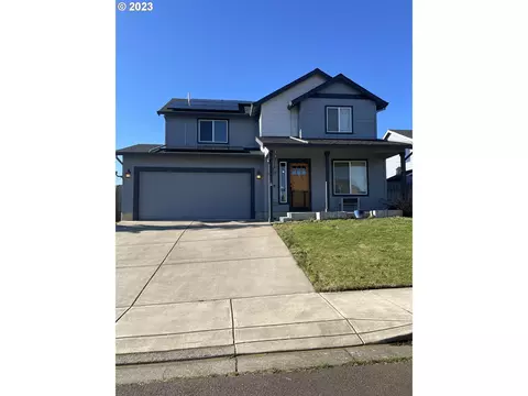 407 NW Pacific Hills Dr, Willamina, OR 97396