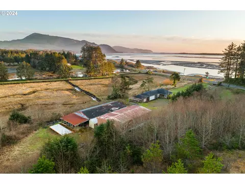 3655 Whiskey Creek Rd, Tillamook, OR 97141