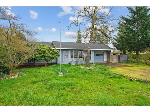 233 S 3rd St, Jefferson, OR 97352