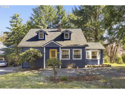 9750 SW Lancaster Rd, Portland, OR 97219
