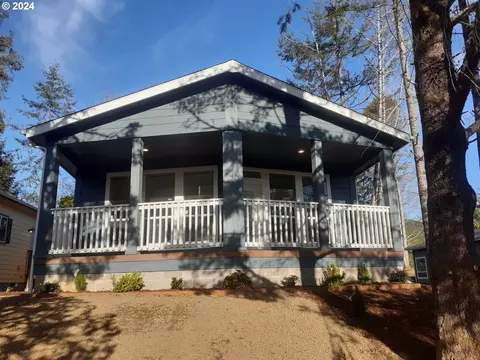 348 N Falcon St, Rockaway Beach, OR 97136
