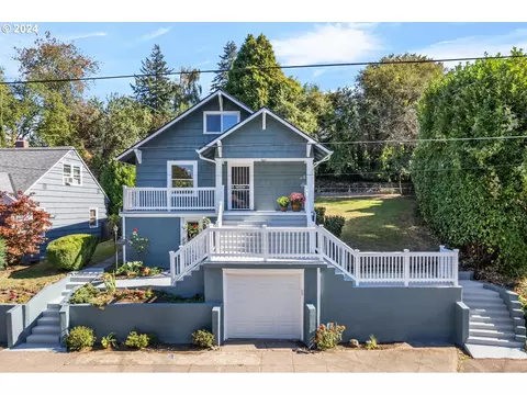 200 NE Beyrl Ter, Portland, OR 97220