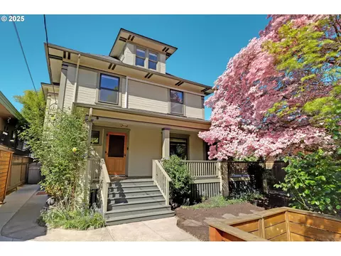 2033 SE Ash St, Portland, OR 97214
