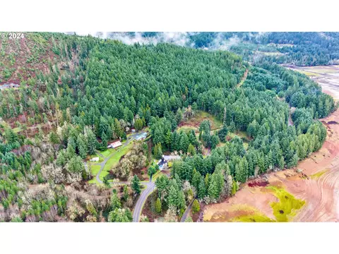 35751 Row River Rd, Cottage Grove, OR 97424