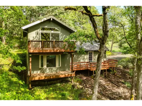 35199 Oak View Dr, Brownsville, OR 97327