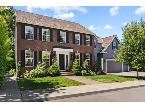 12715 Adrian Ct, Lake Oswego, OR 97034