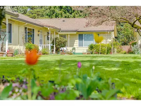 12575 SE Main St, Portland, OR 97233